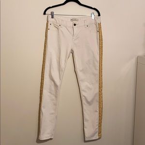 Off-white skinny jeans with side embroidery